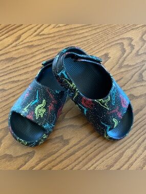 Wonder Nation Prehistoric Kids Neon Dinosaur Print Slip-On Sandals, Sz 9-10